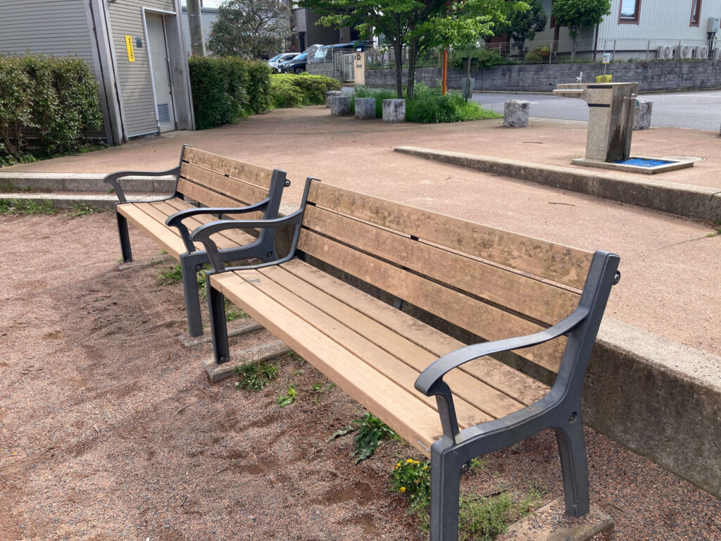 ひたち野おやま公園ベンチ