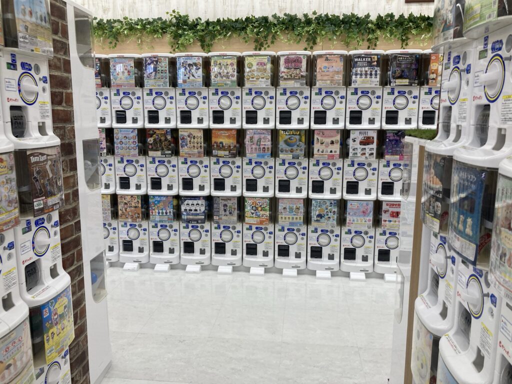コーチャンフォーつくば店 ガチャガチャ専門店