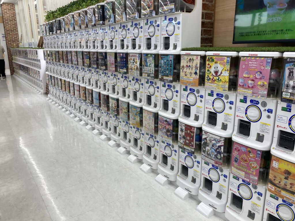 コーチャンフォーつくば店 ガチャガチャ専門店